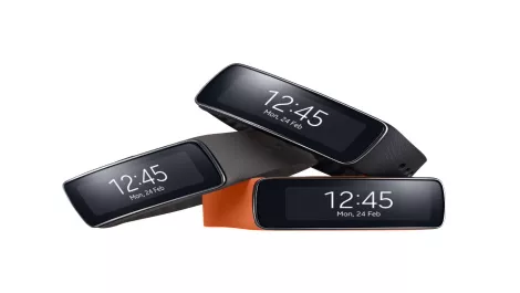 Samsung Gear Fit - The world's first curved wearable device