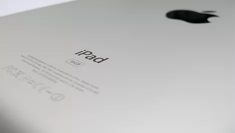iPad 3 in March; iPad 4 in October?