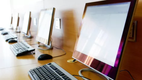IDC: PC shipments decline even in holiday quarter